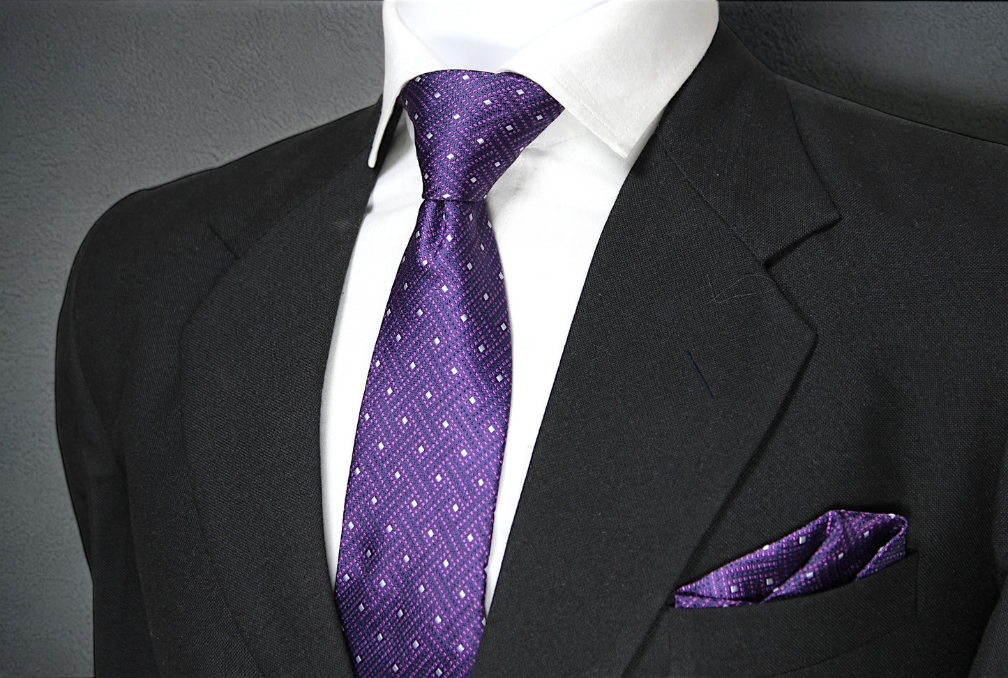 Elegant Purple Geometric Tie & Pocket Square