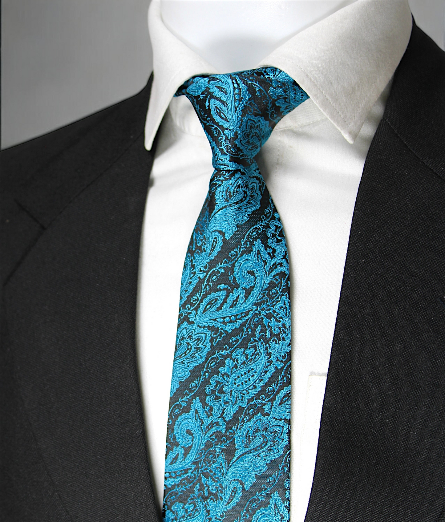 Elegant Blue Paisley Tie & Pocket Square