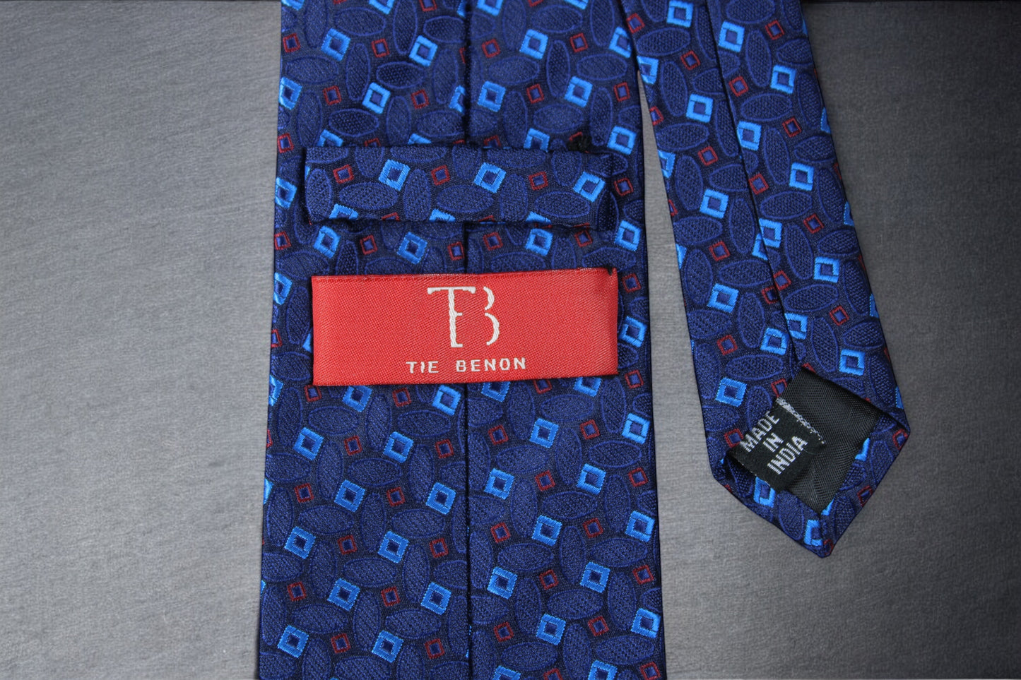 Elegant Dark Blue Geometric Tie & Pocket Square