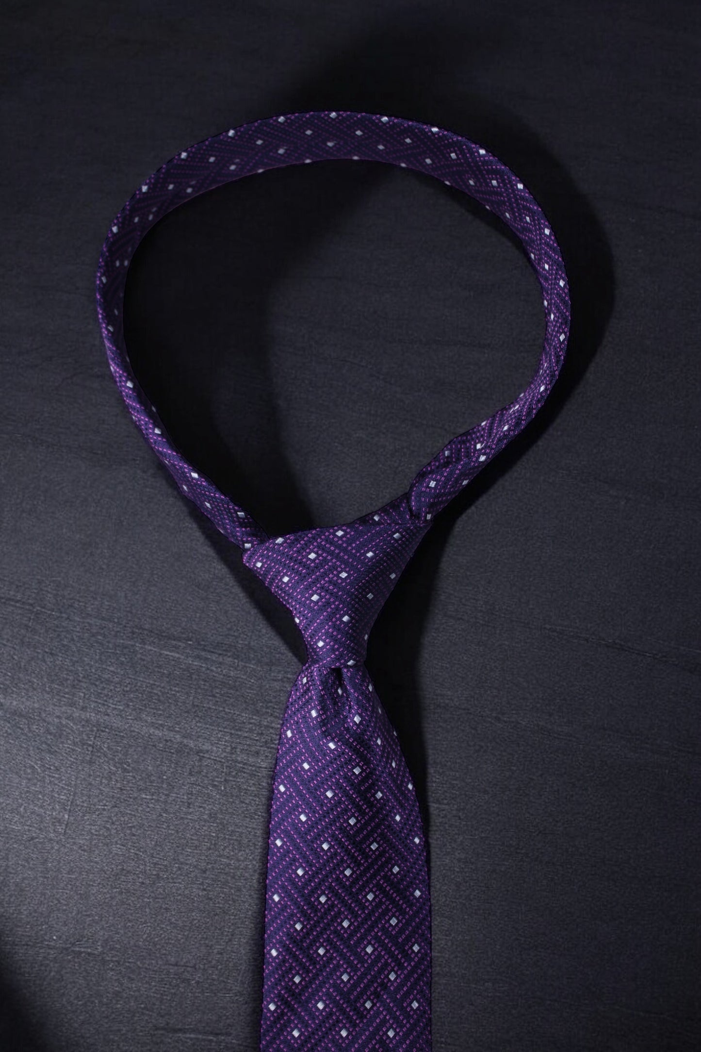 Elegant Purple Geometric Tie & Pocket Square