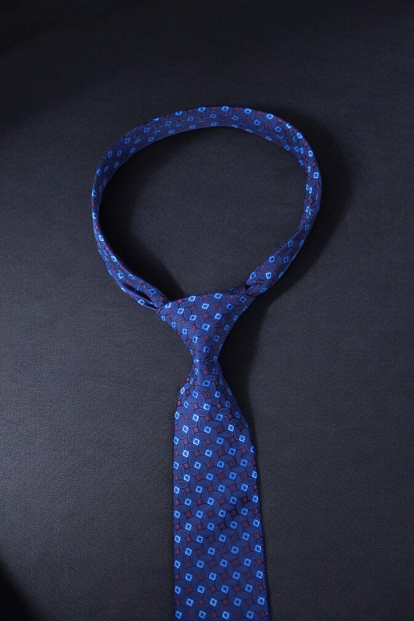 Elegant Dark Blue Geometric Tie & Pocket Square