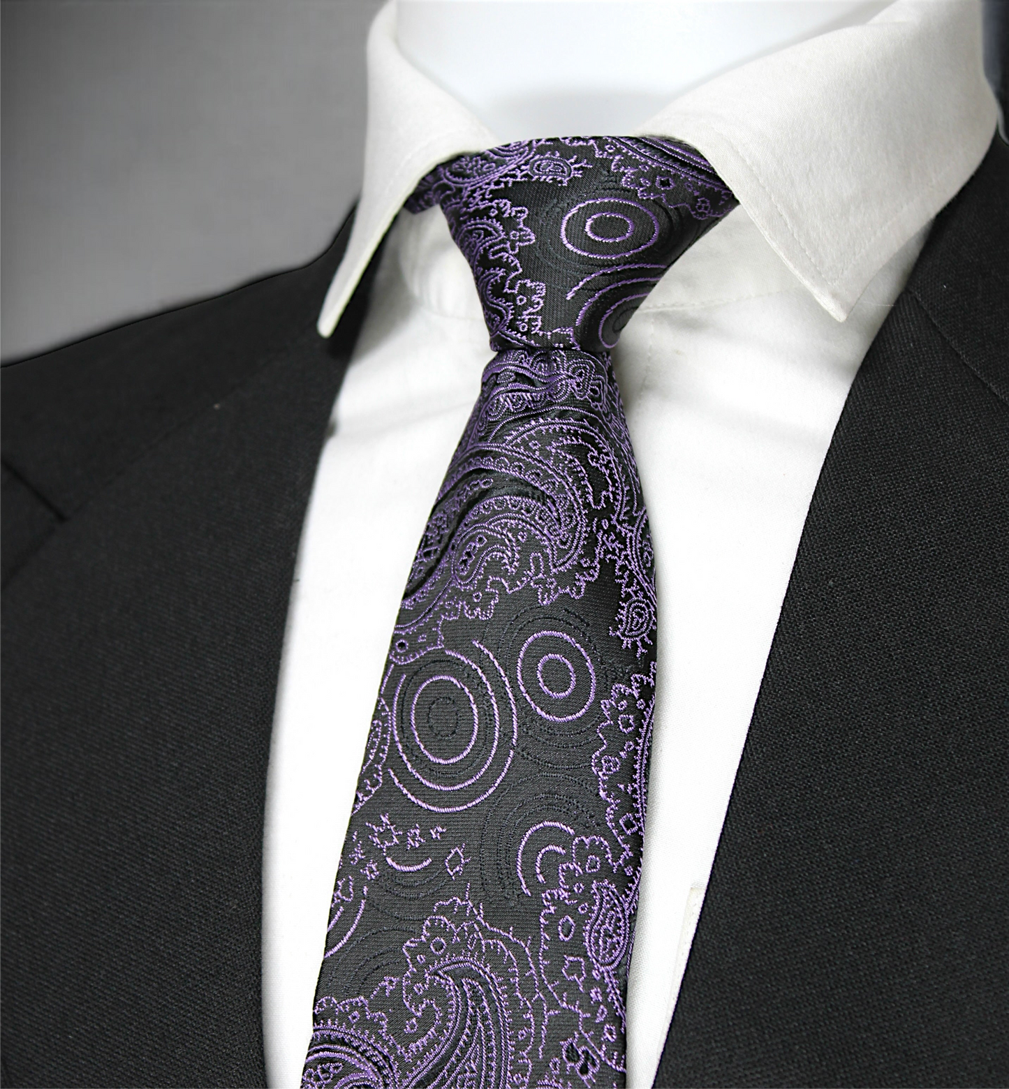 Elegant Black & Purple Paisley Tie & Pocket Square