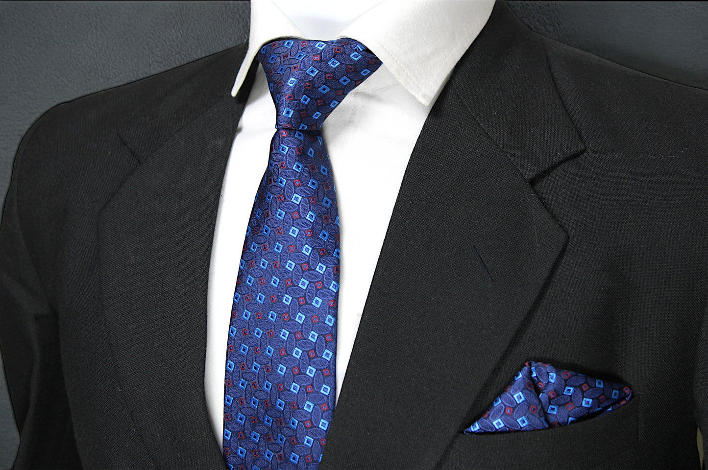 Elegant Dark Blue Geometric Tie & Pocket Square
