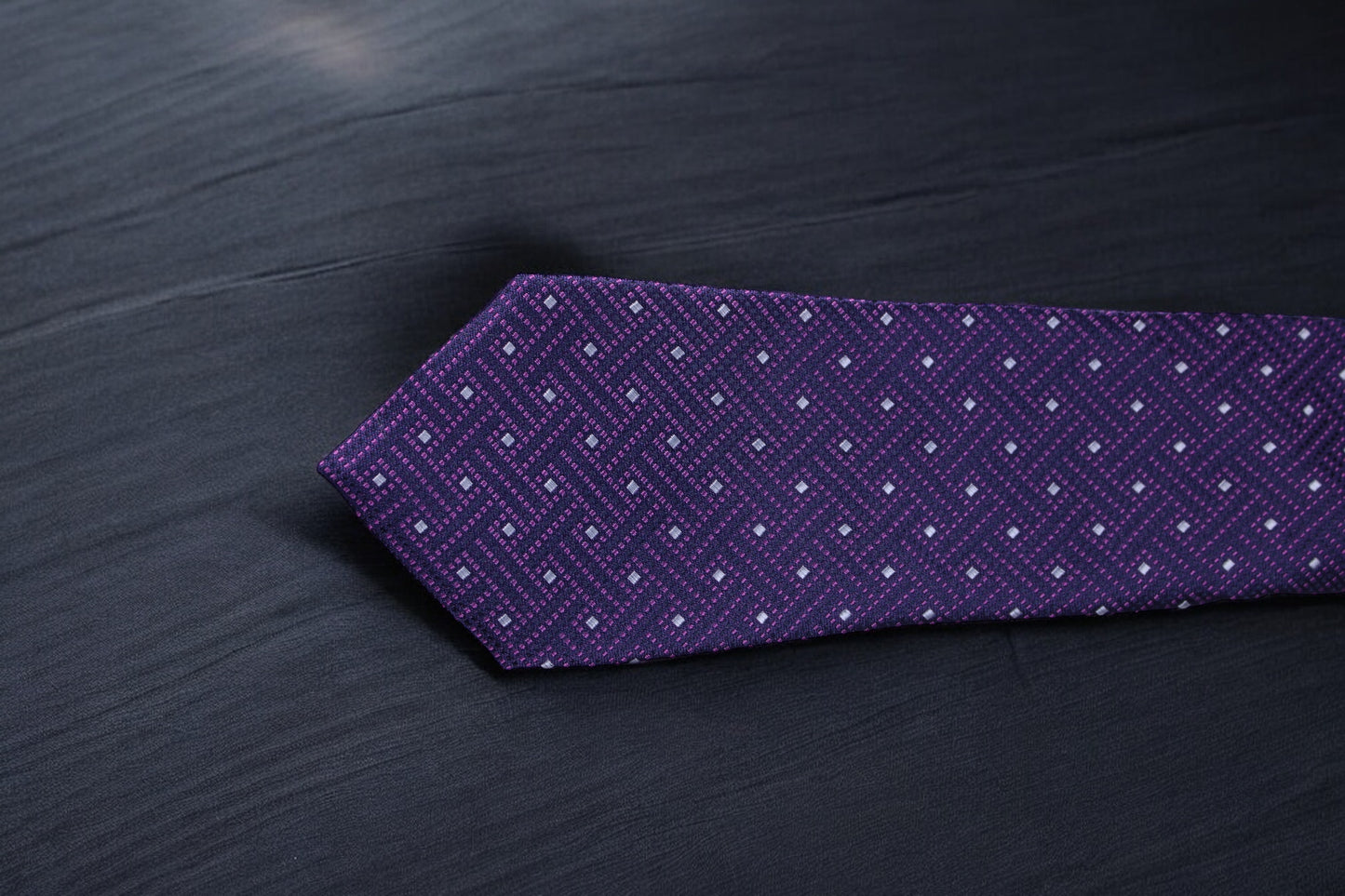 Elegant Purple Geometric Tie & Pocket Square