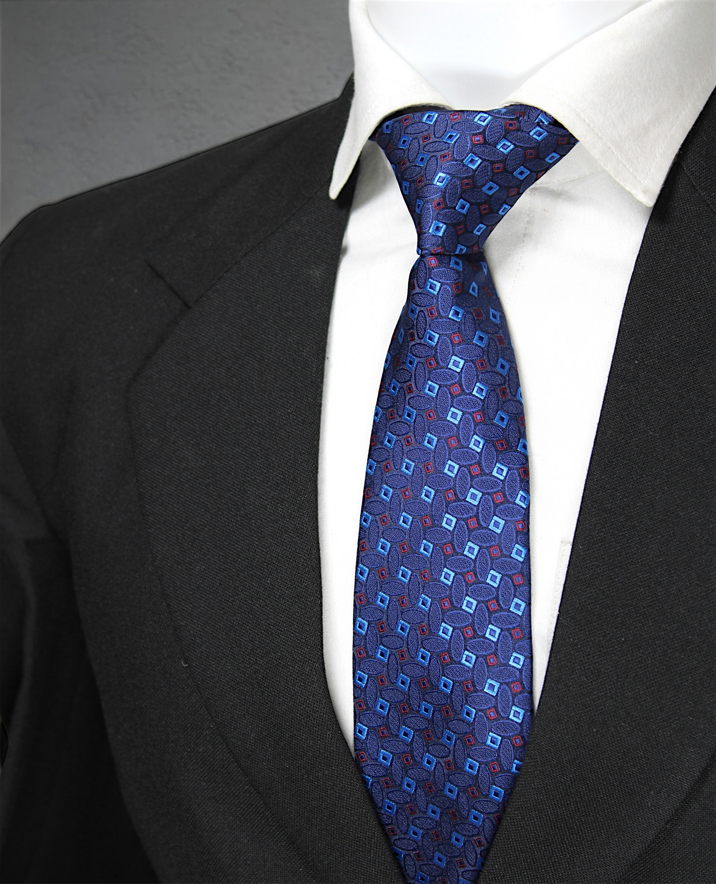 Elegant Dark Blue Geometric Tie & Pocket Square