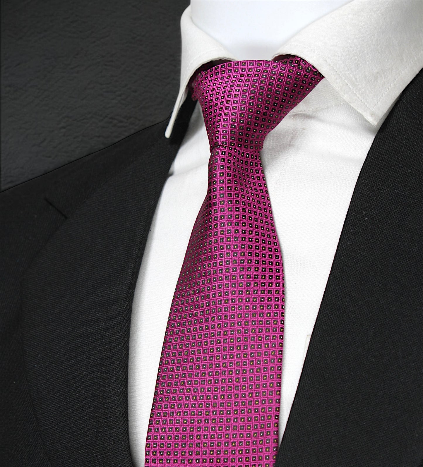 Magenta Geometric Tie & Pocket Square