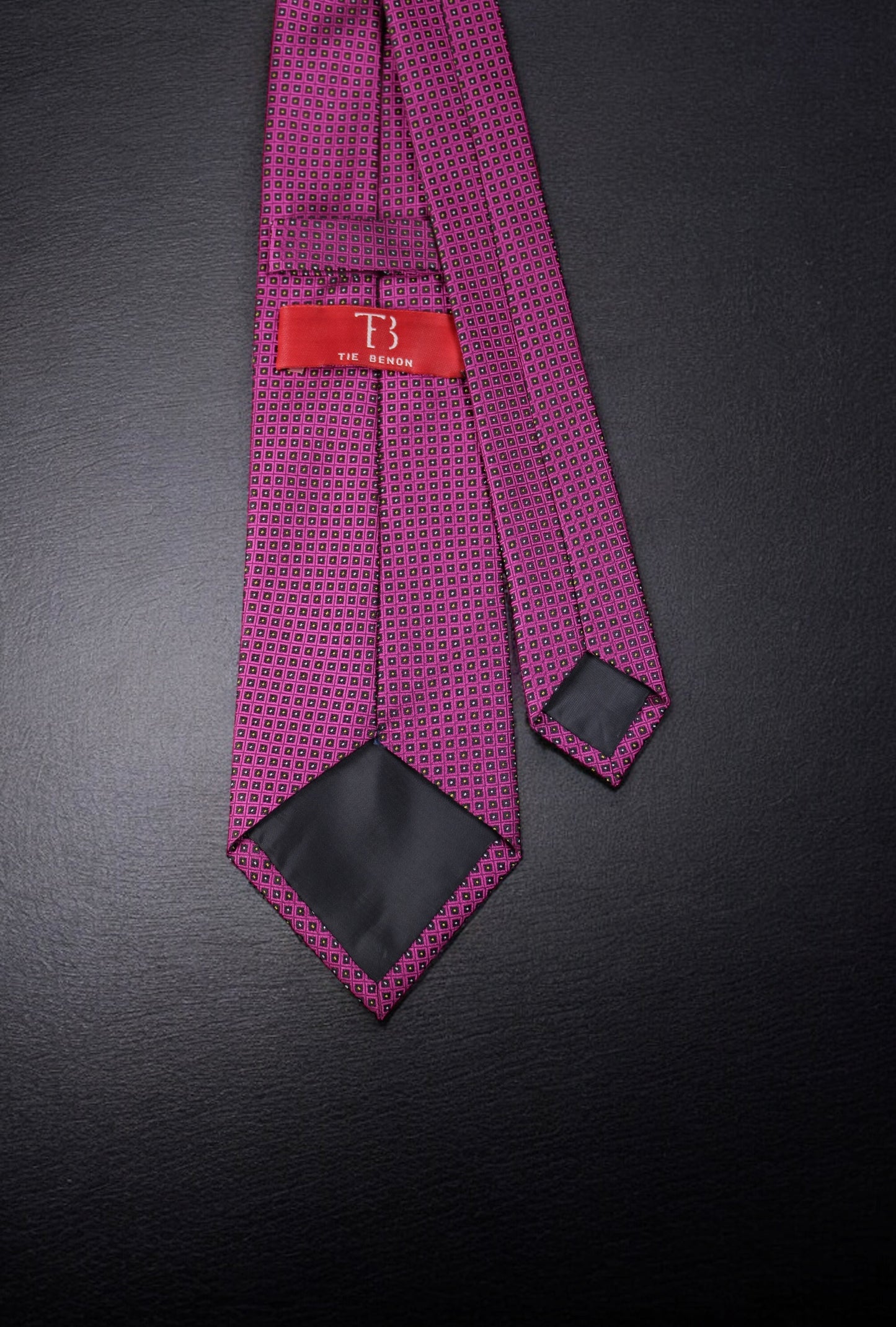 Magenta Geometric Tie & Pocket Square