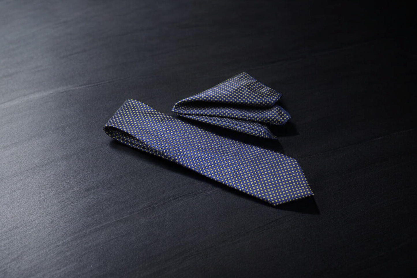 Blue & Yellow Dotted Tie & Pocket Square