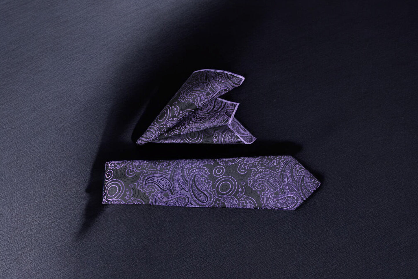 Elegant Black & Purple Paisley Tie & Pocket Square