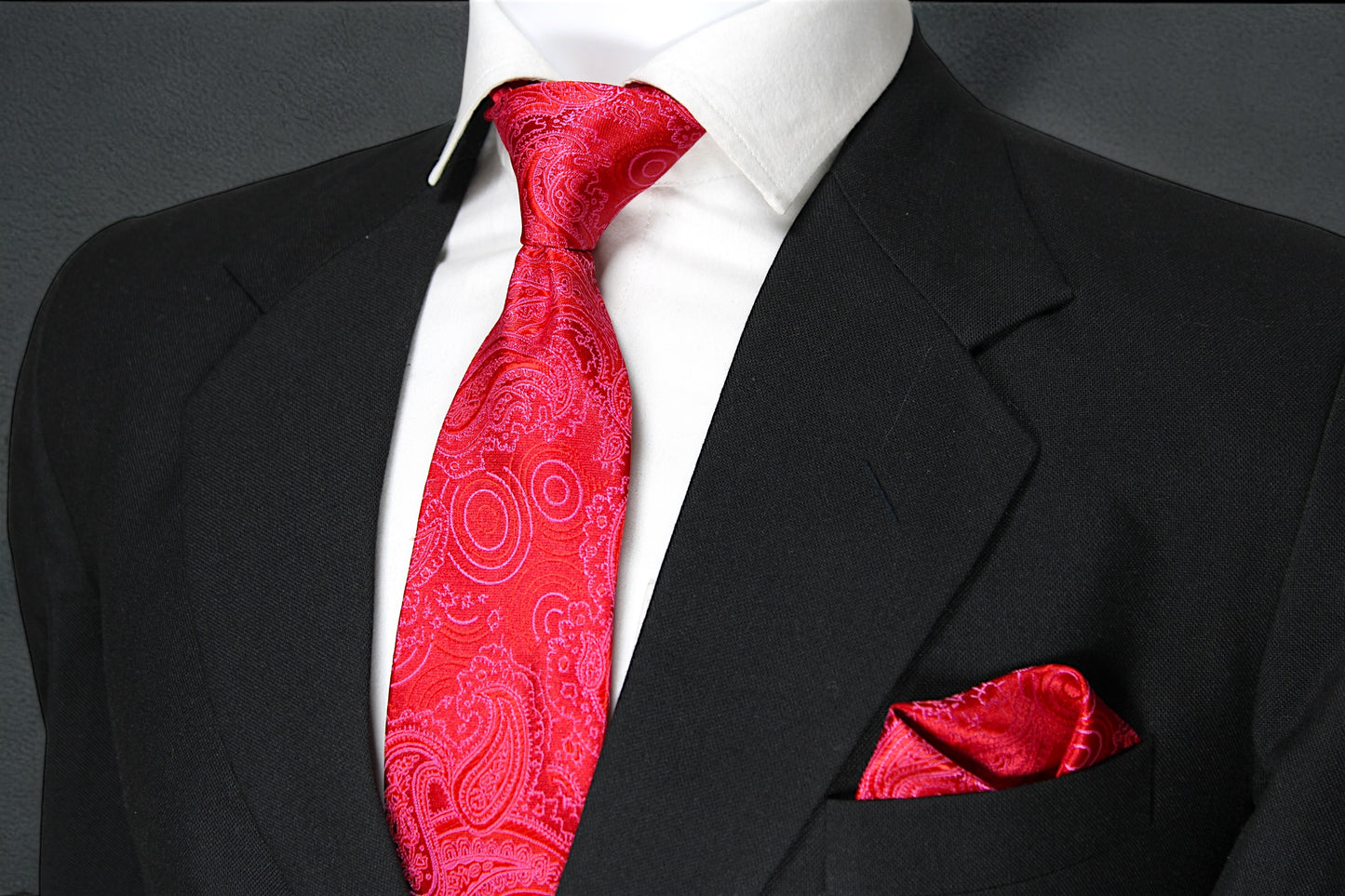Elegant Red Paisley Tie & Pocket Square