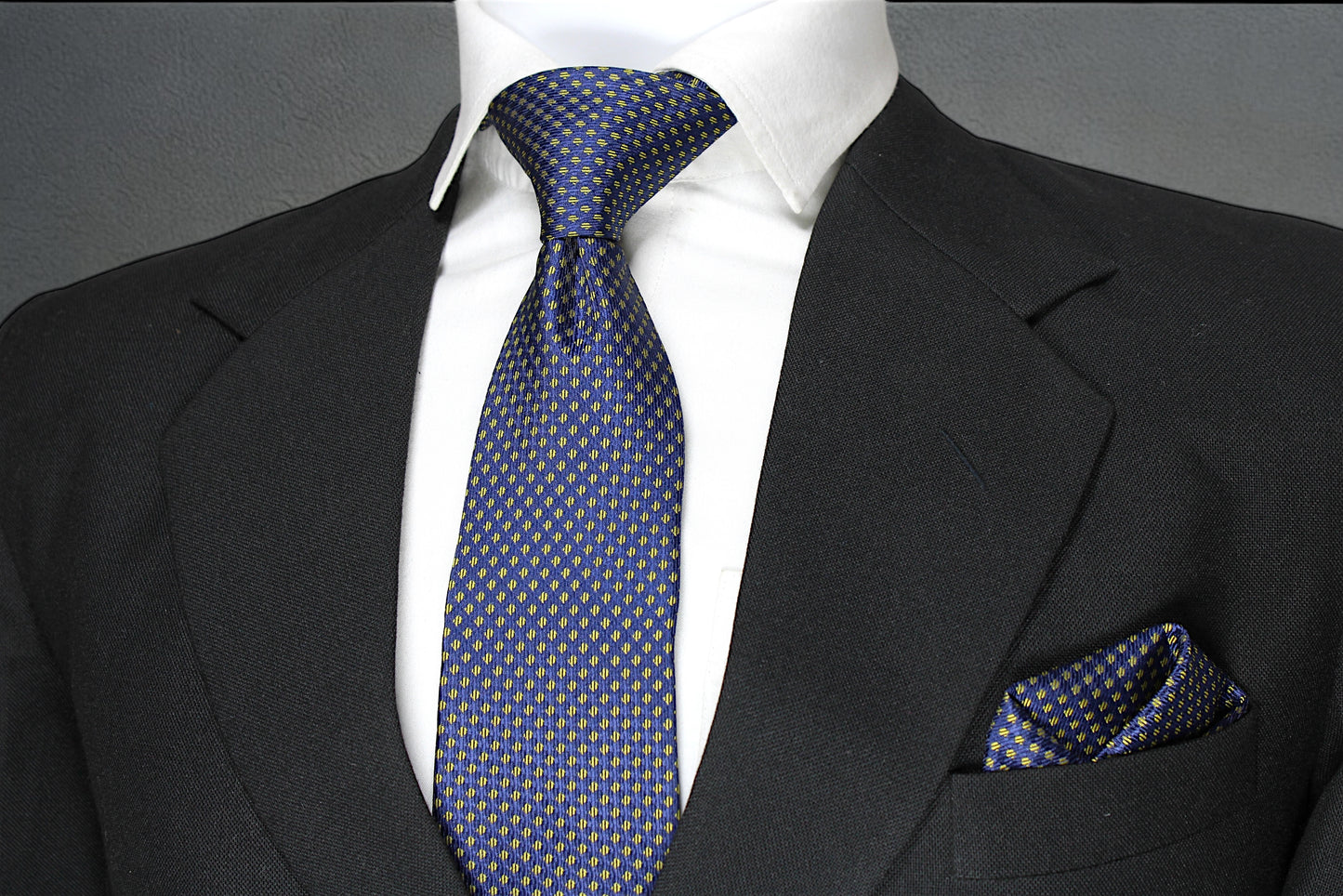 Blue & Yellow Dotted Tie & Pocket Square