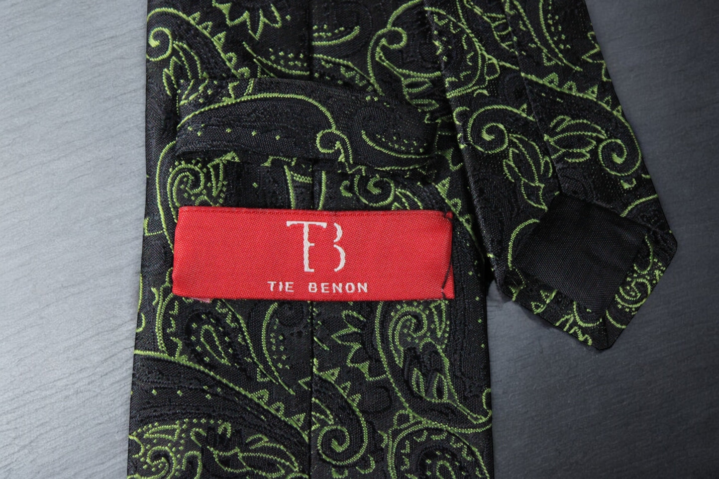 Elegant Green & Black Paisley Tie & Pocket Square