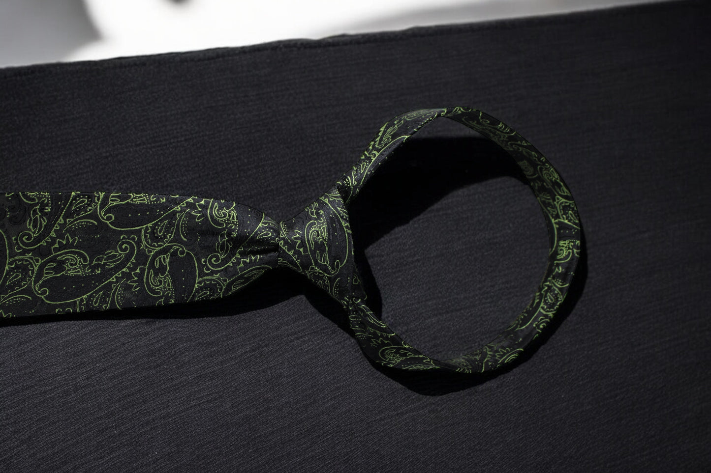 Elegant Green & Black Paisley Tie & Pocket Square