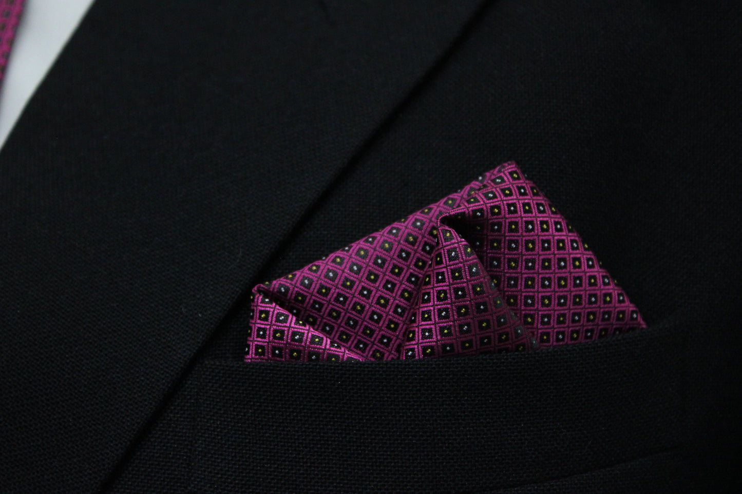Magenta Geometric Tie & Pocket Square