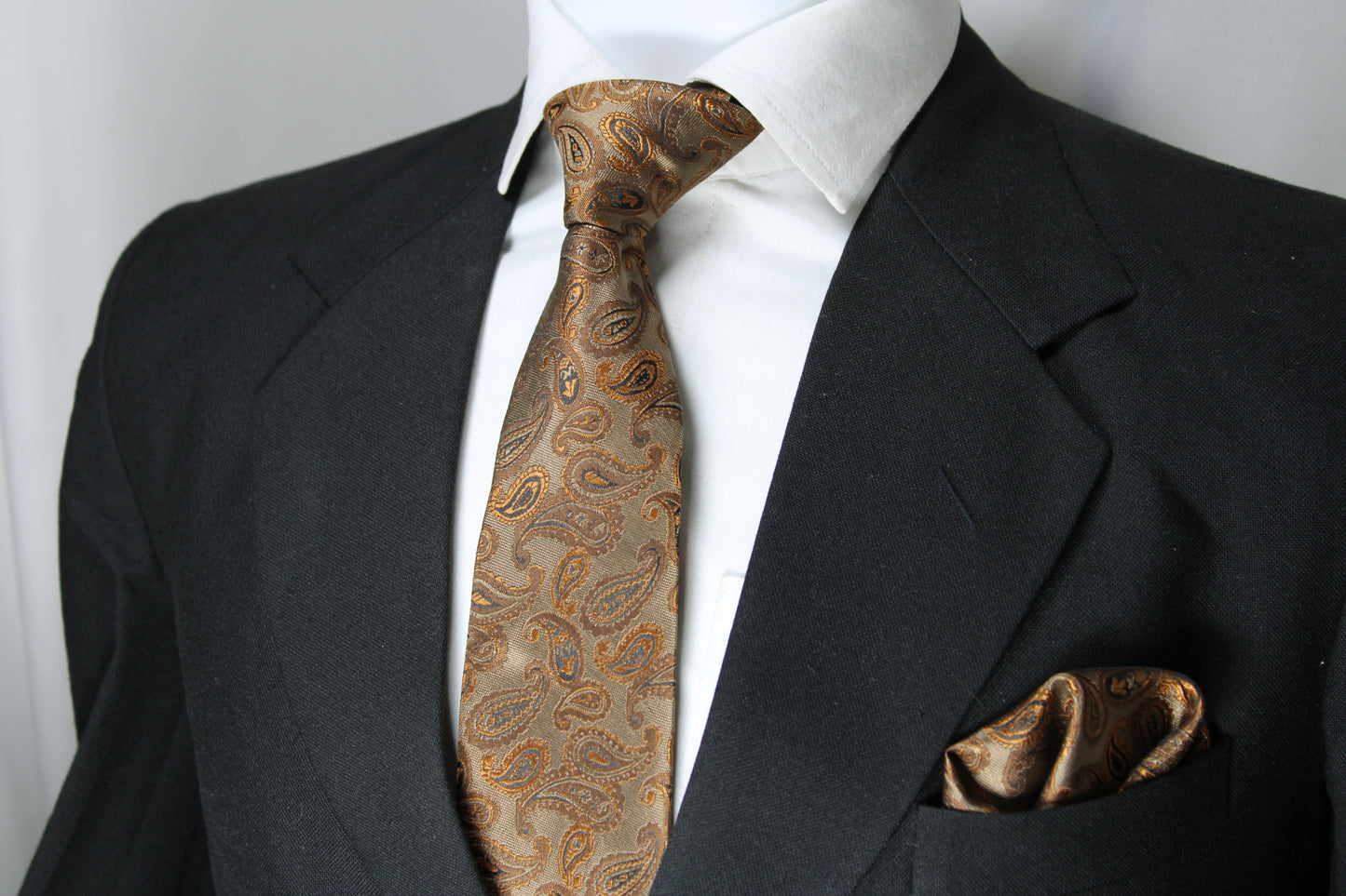 Light Brown & Gold Paisley Tie & Pocket Square