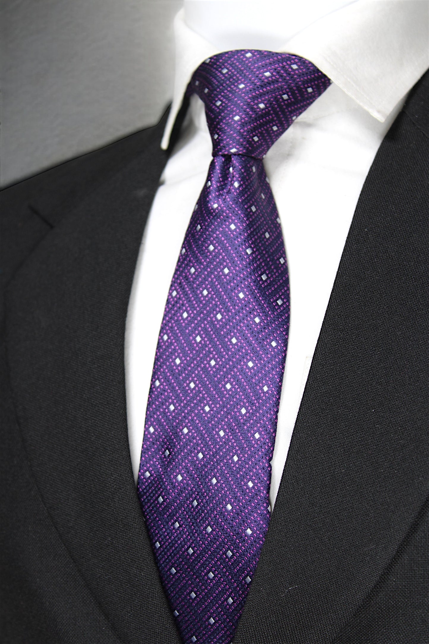 Elegant Purple Geometric Tie & Pocket Square