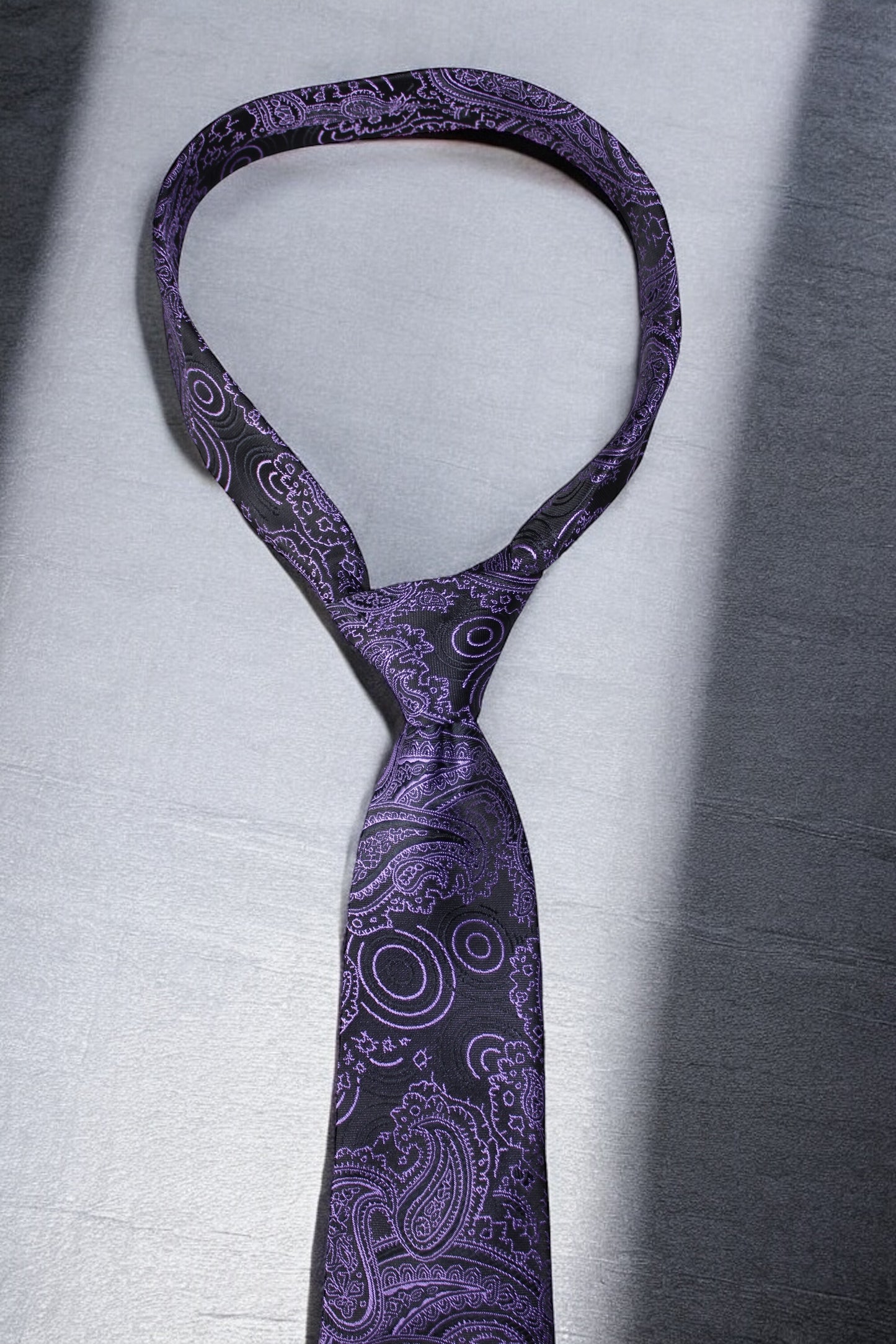 Elegant Black & Purple Paisley Tie & Pocket Square