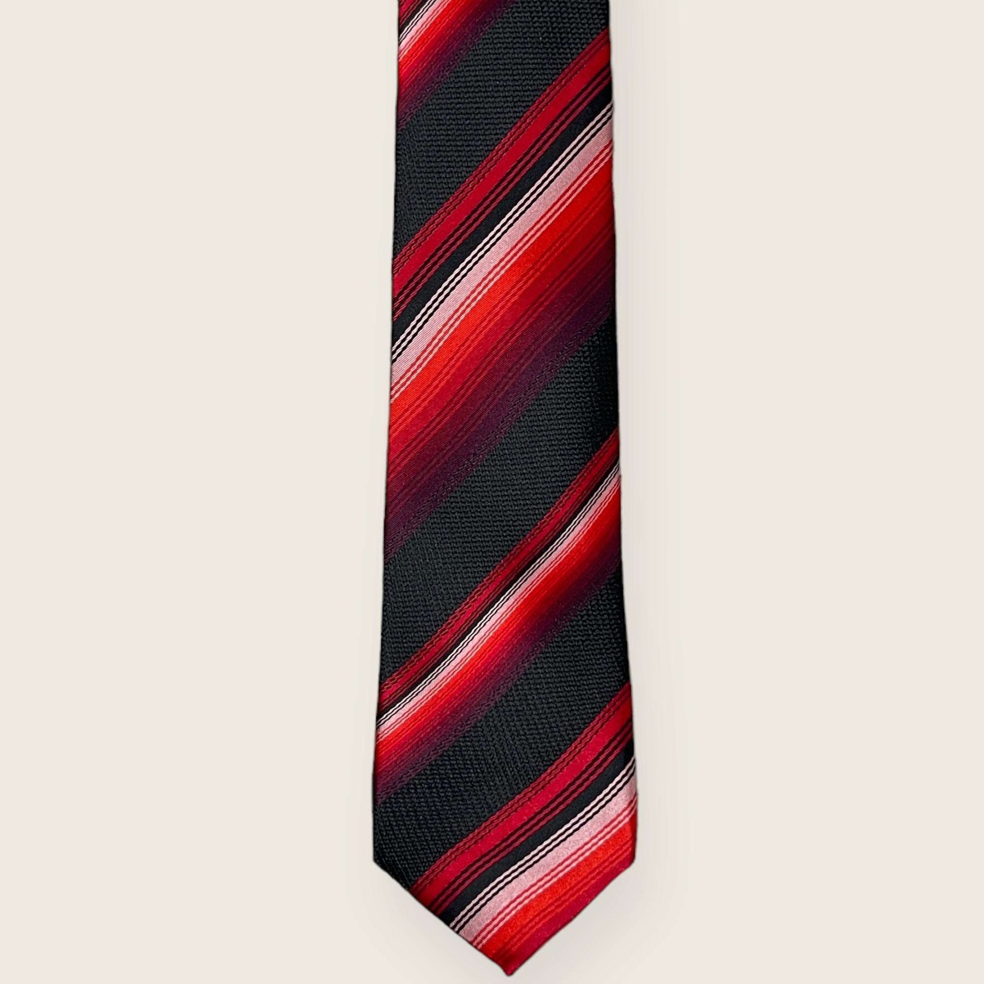 Gradient Red Stripe Tie