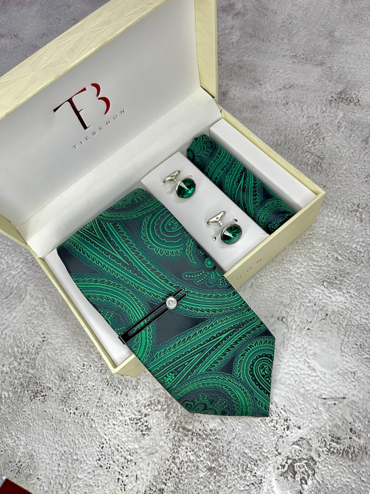 Green Big Paisley Microsilk Tie Set